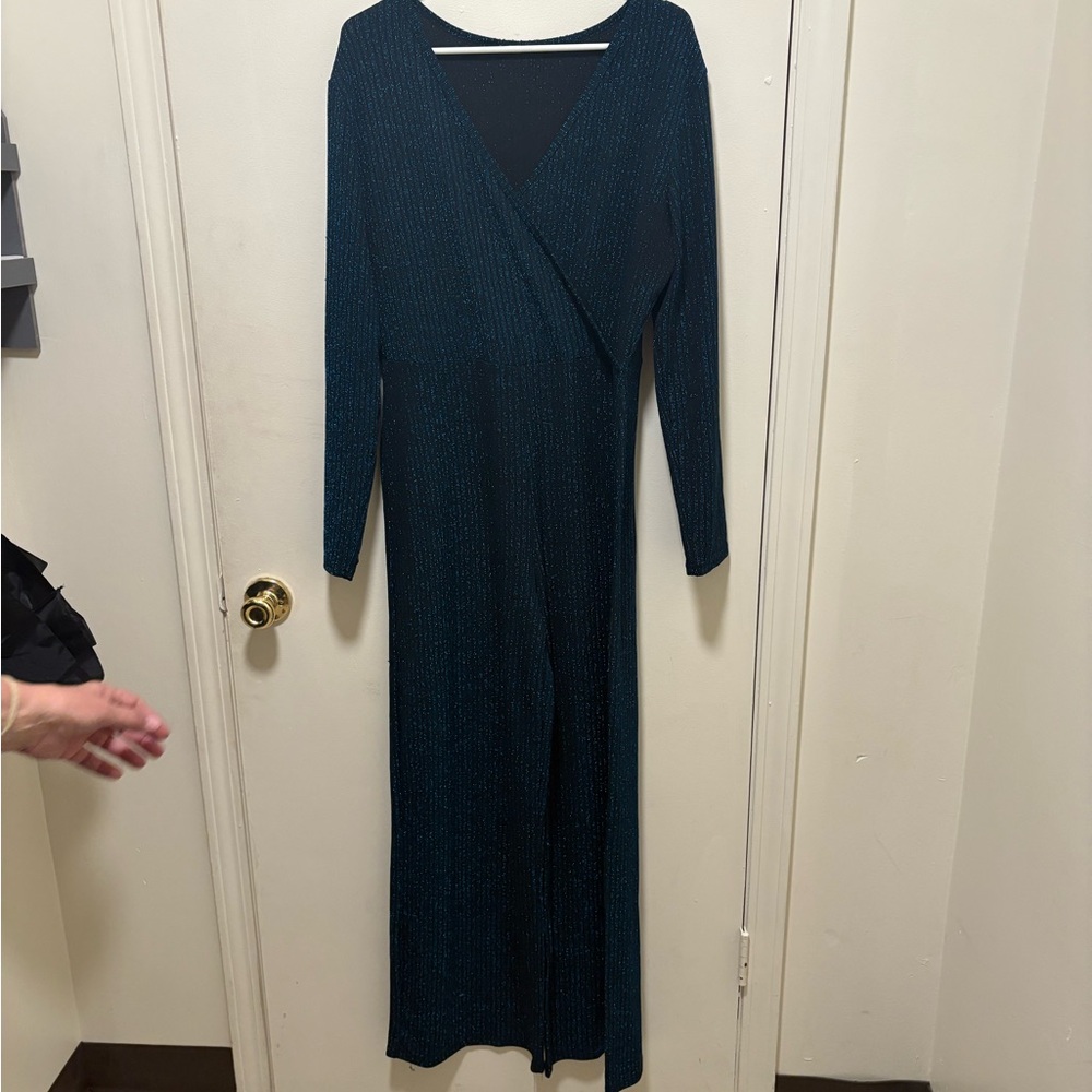 Amazon Blue V-Neck Long Sleeve Gown